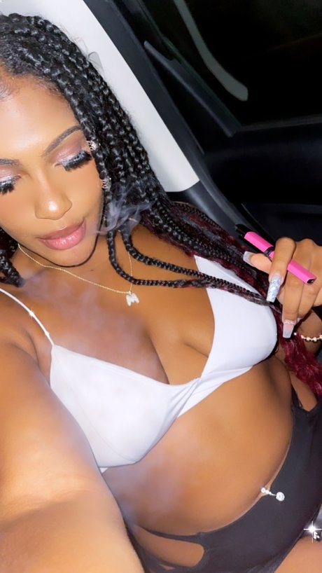 Brownskin Mami_ exclusive actress photo