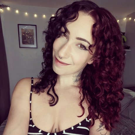 Maya Muze exclusive actress picture