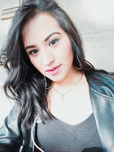 Yami Lp porn actress image