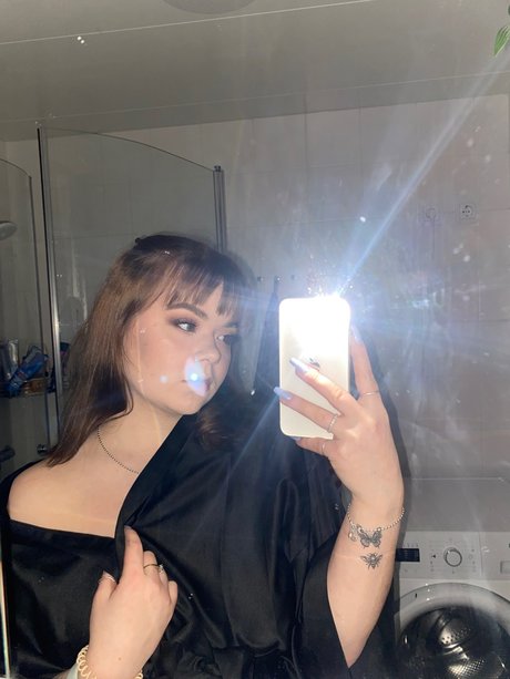 matlena art model pic