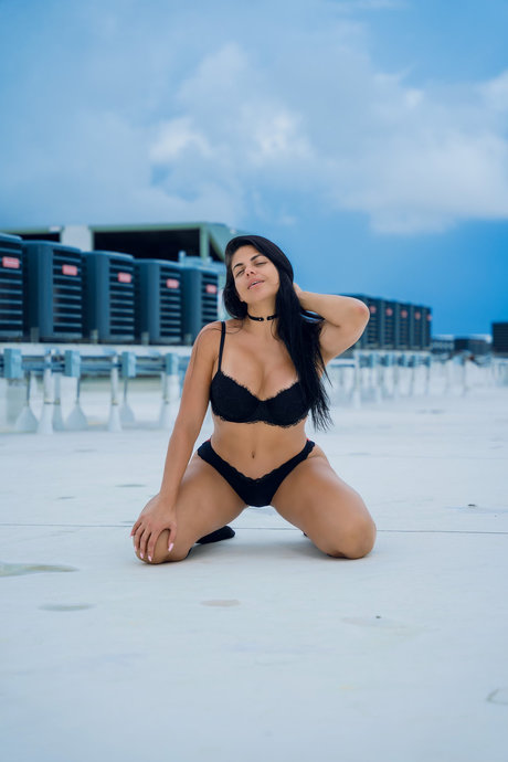 Mileidy Ceballos hd model images