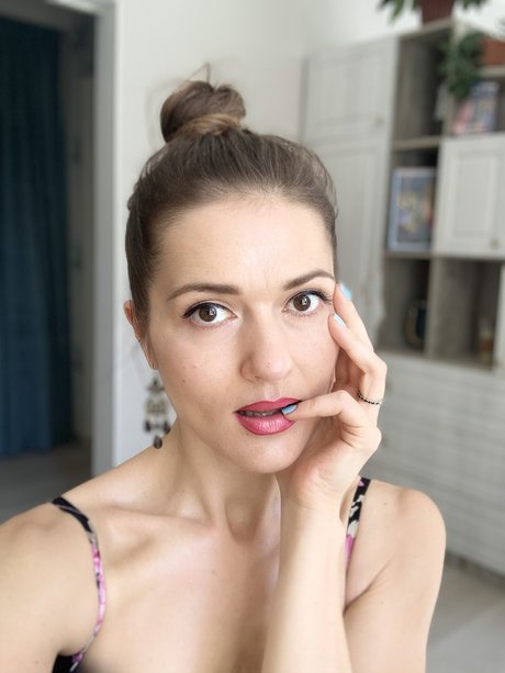 Milana Er vip star sexy picture