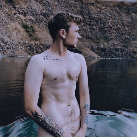 Milan Redwolf star top picture