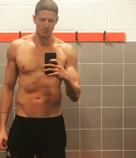 Mikehugecock pornstar pretty picture