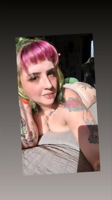 Miiss Triixie free xxx star img