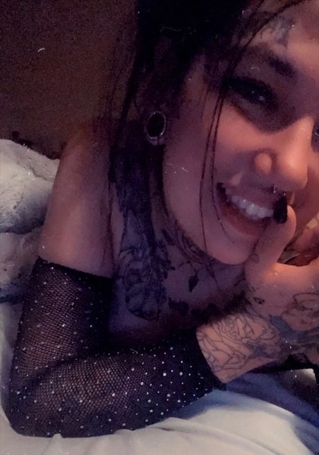 Miiissvickyy07 hot model images