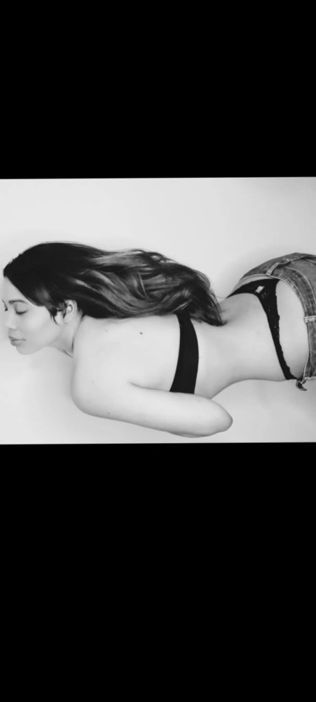 Michelle Soto model hot photos