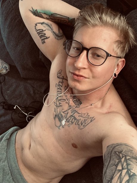 Arne star hot picture