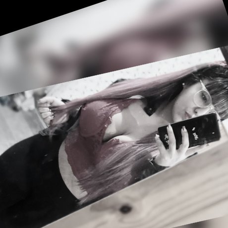 MiiNii_ model erotic archive