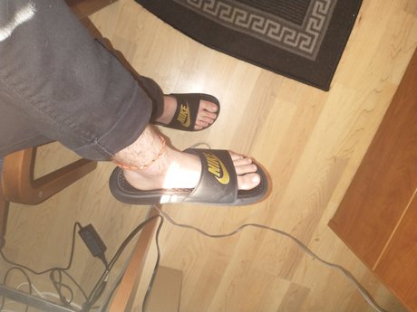 Feet Daddy model nude photo