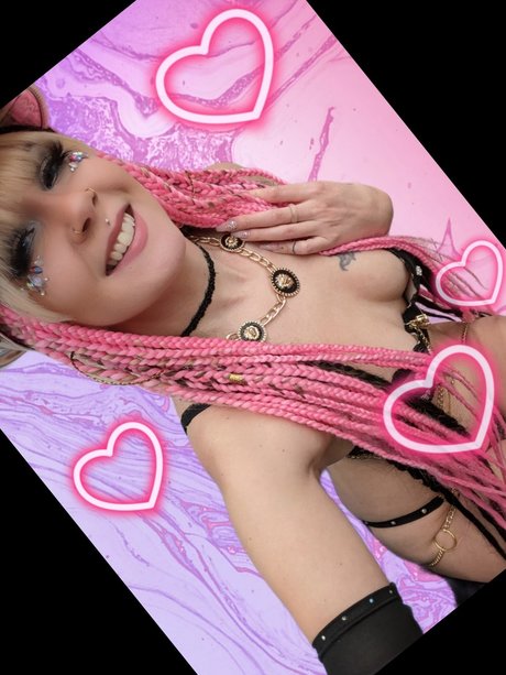 xMolliMoonshinex nudes model images