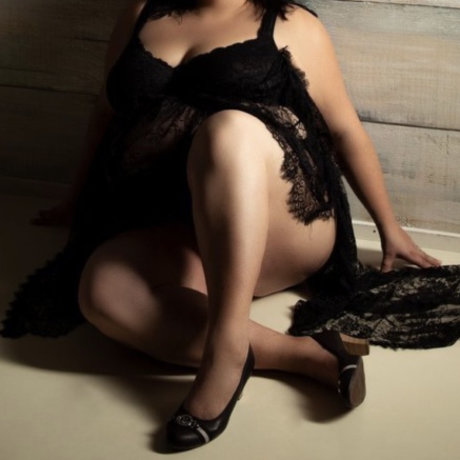 Moaning Laura pornstar erotic galleries