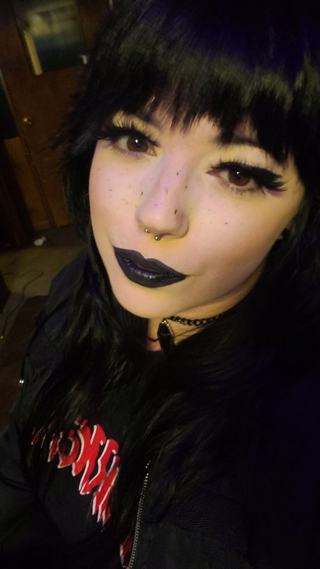 Arie erotic actress img