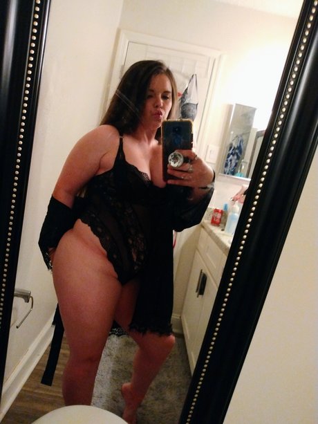 Miss Parker_ nude pornstar img