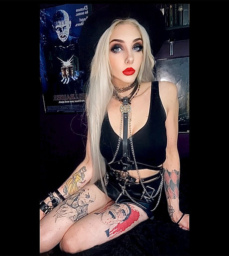 Miss Luna Long porn actress image