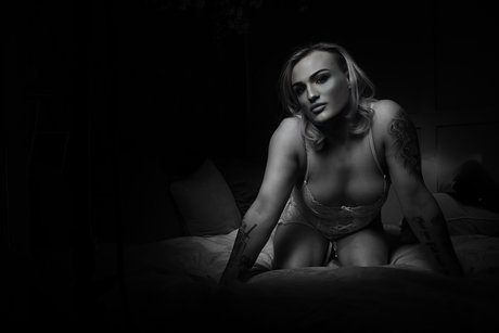 Miss CinnamonBun model beautiful archive