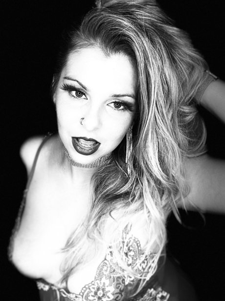 Fat Girl TITTIES_ model naked picture