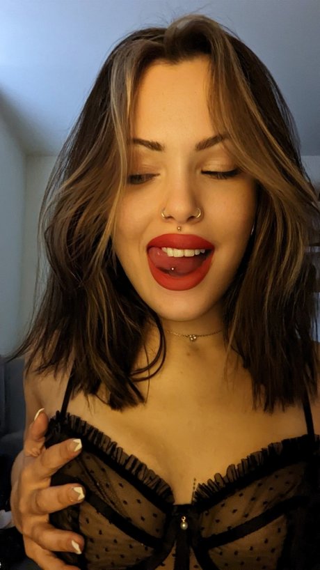 Mistress Annaliese pornstar high quality img