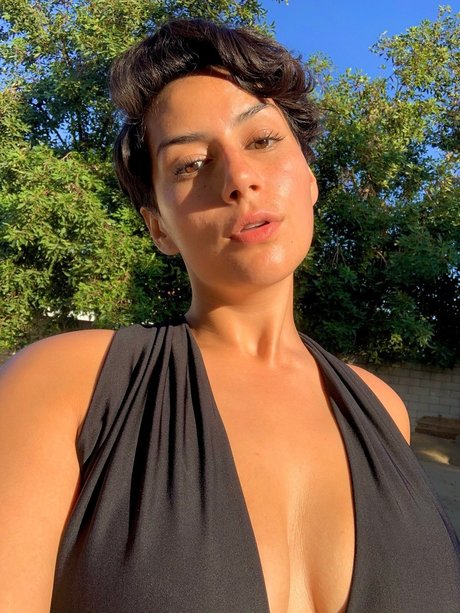 Miss Madam The Sweets Dealer_ xxx model pictures