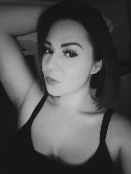 Nadiiine beautiful pornstar pics