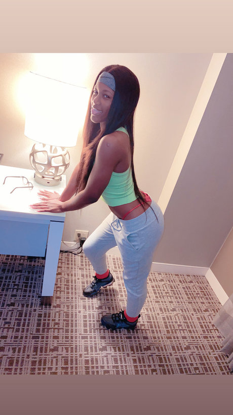 come playy_ star exclusive img