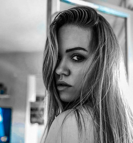 Harley Quinn model porn images