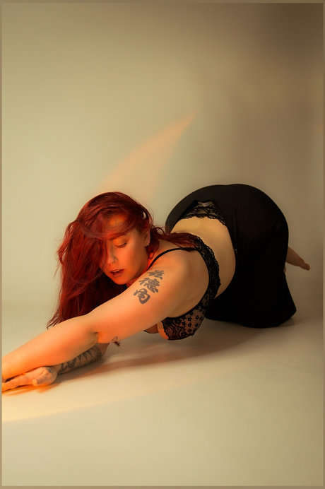 Munzarka art model photo