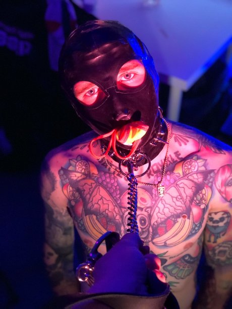 MullyGrub star hot photo