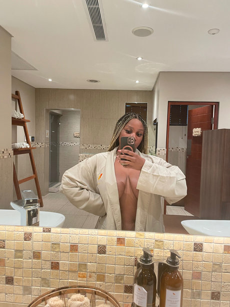 MrsWhite star pornographic pic