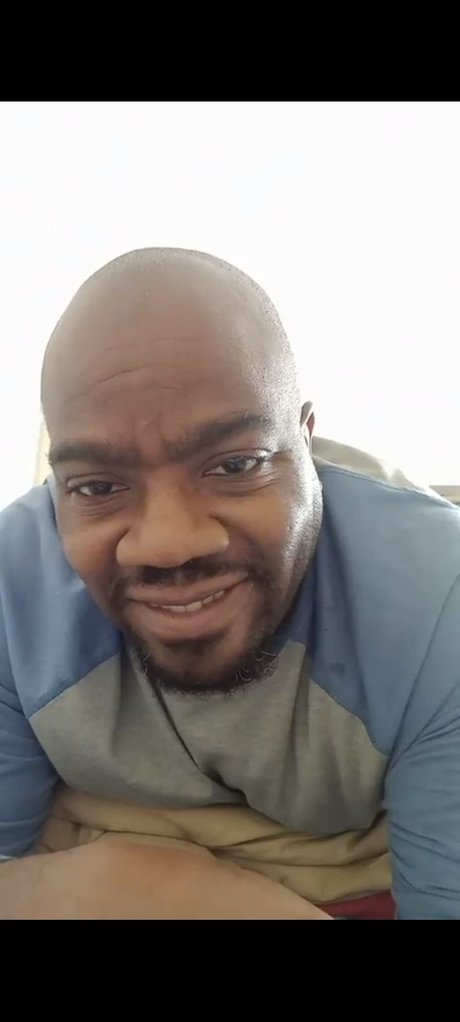 MRGoodlover hot model image