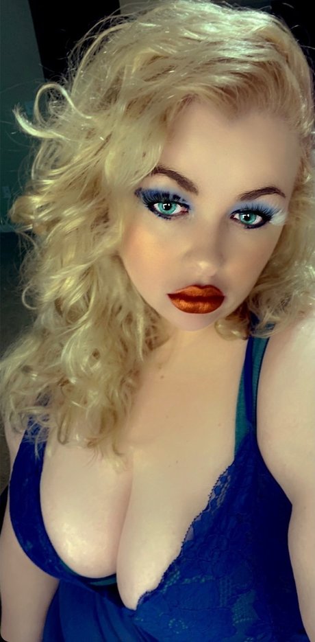 Nicole Tesla erotic pornstar gallery