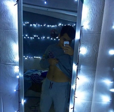 Nicol s Carvi star naked pic