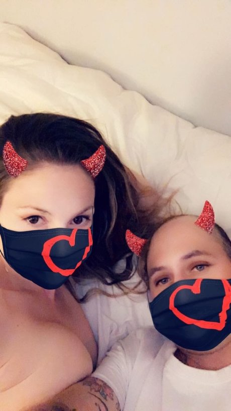 Trueromancexxx nude pornstar photo