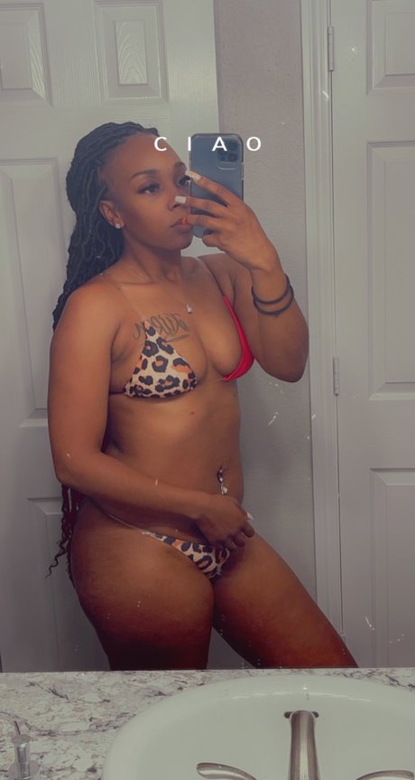 DAsia Covington pretty model picture