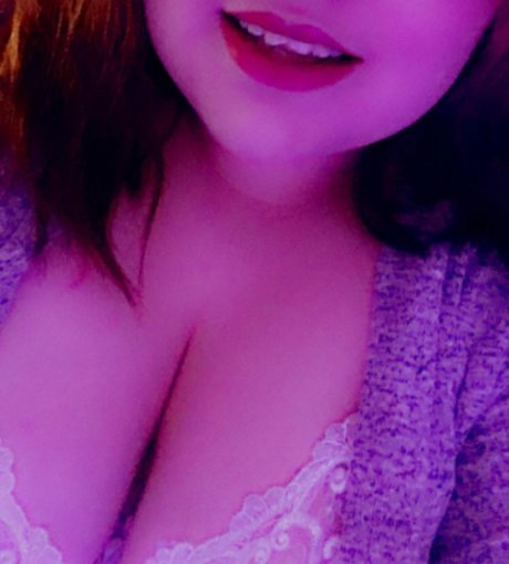 Summer Mae exclusive star pic