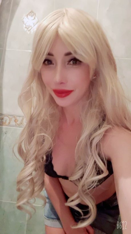 _Natasha Sexy_ star beautiful photo