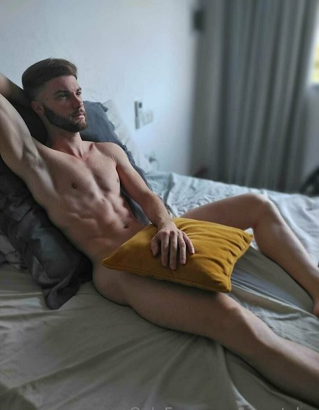 king tylor star high quality photo