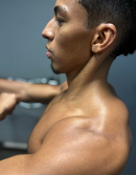 king tylor model adult picture