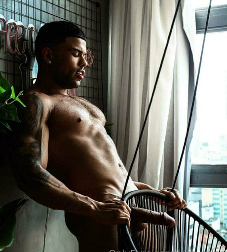 king tylor model nice pics