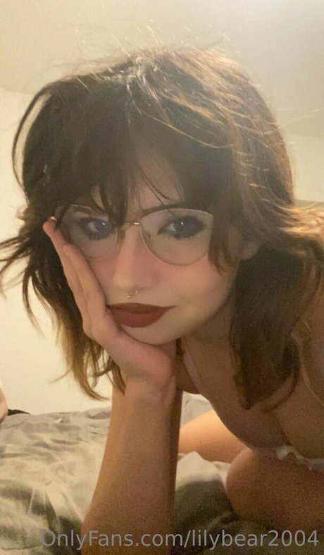 lilybear2004 pornstar erotic img