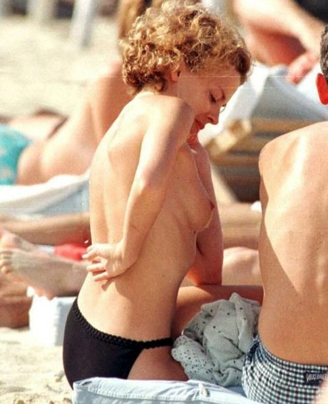 Kylie Minogue erotic model pics
