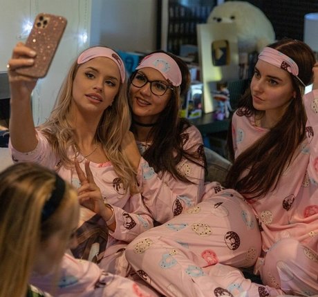 Loserfruit pornographic actress picture