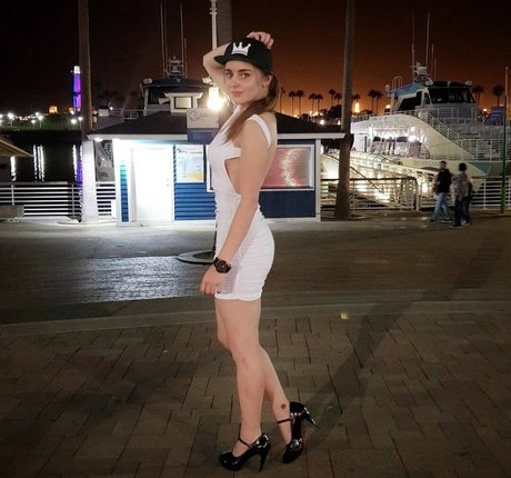 Loserfruit perfect model image