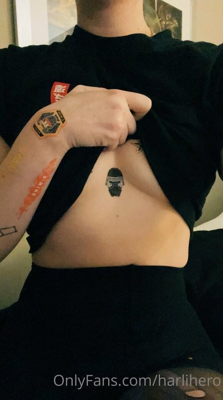 Harlihero model exclusive photos