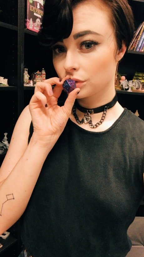 Harlihero pornstar nudes picture