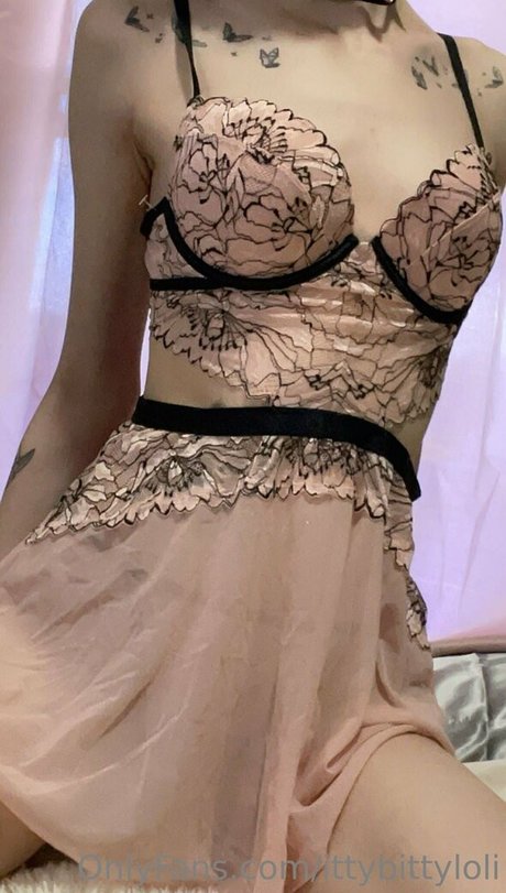 ittybittyloli sexy model pics