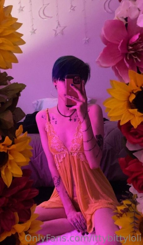 ittybittyloli star naked pics