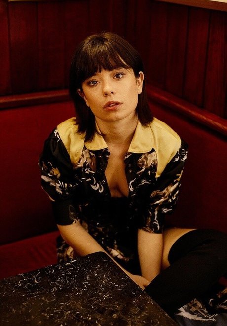 Anna Castillo model pretty image