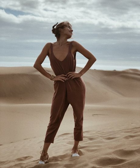 Catha23 model nude photo