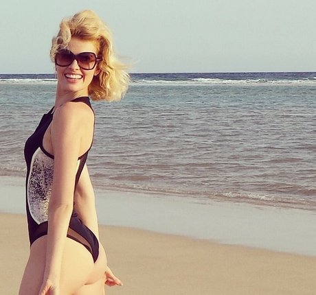 Adriana Abenia pornstar nude image